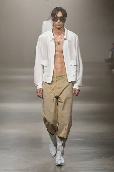 Look 28